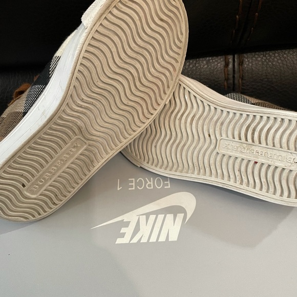 Authentic Burberry Shoes - Picture 4 of 6